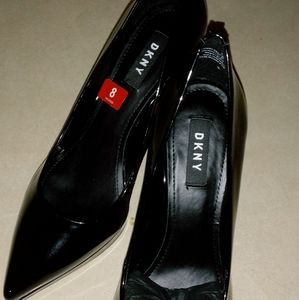 DNKY BLACK PATENT LEATHER SHOES